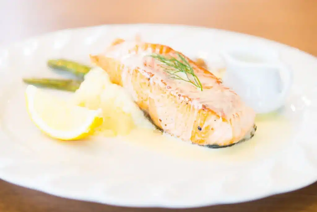 Assiette de saumon thaï