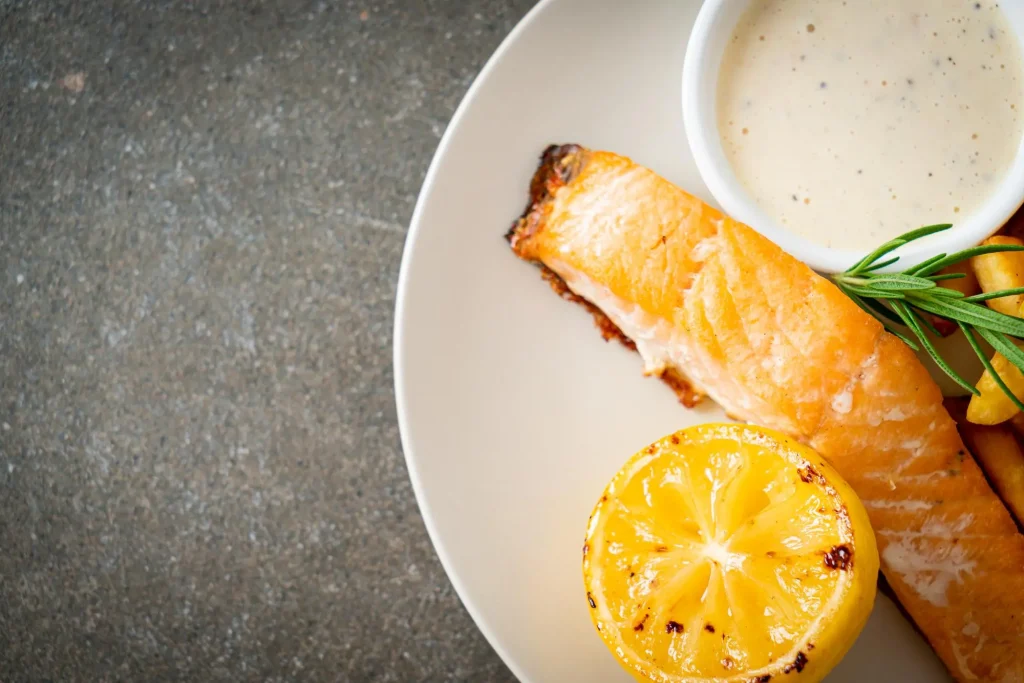 Assiette de saumon caramélisé à l'orange