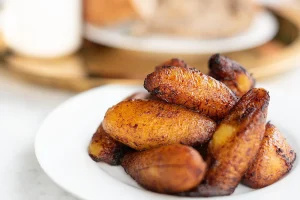 Assiette de bananes caramélisées
