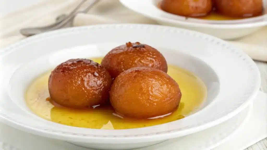 Assiette de beignets au miel