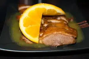 Assiette de filet de canard à l'orange