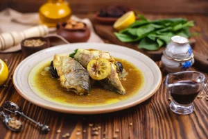 Daurade du tajine servi dans une assiette