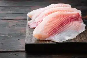 Filet de poisson nécessaire à la préparation