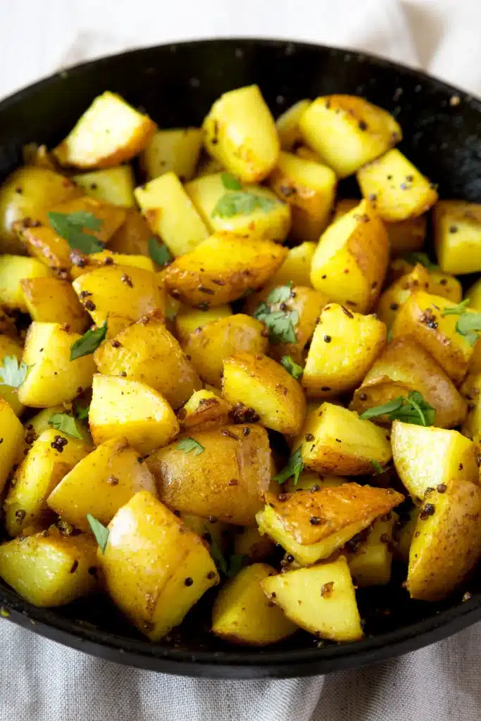Assiette de potatoes au curry