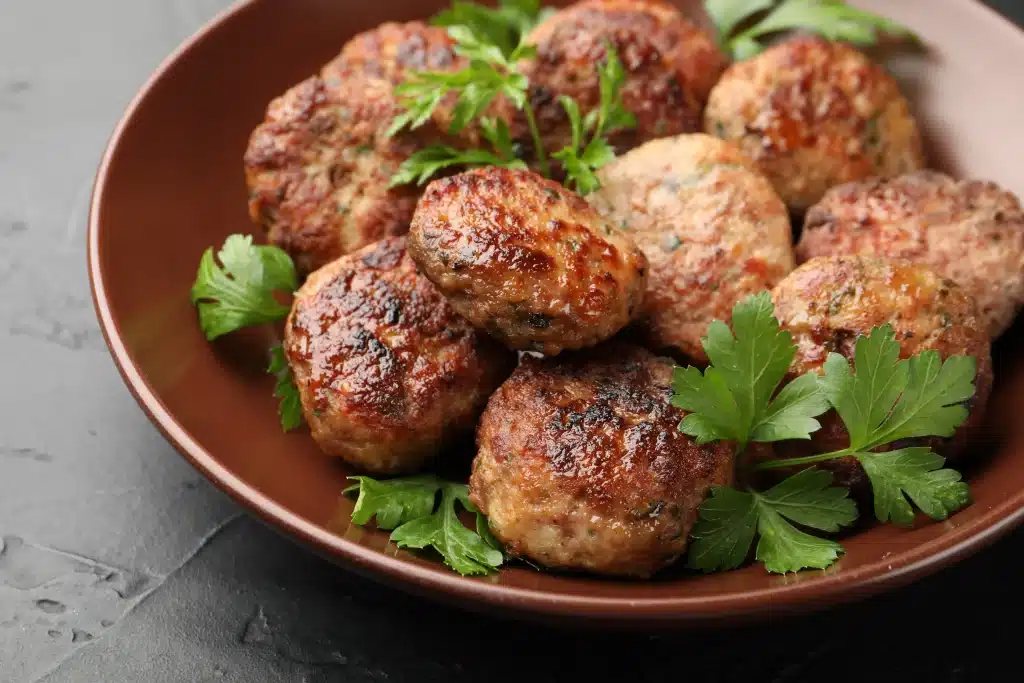 Assiette de boulettes de dinde